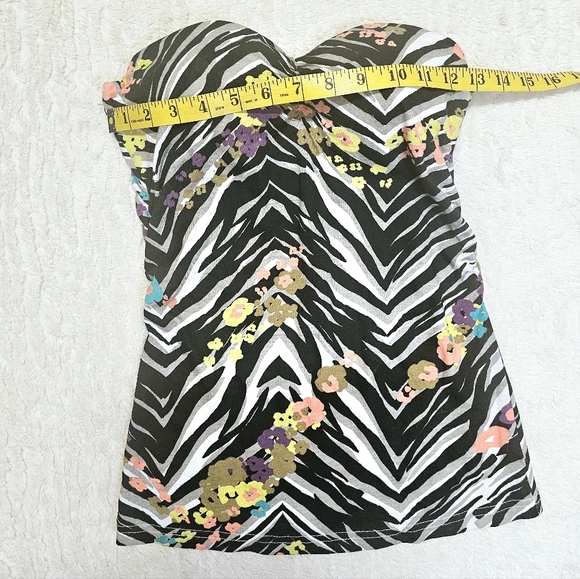 Padded Strapless Top - Picture 5 of 9